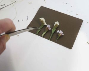 Easy DIY card with dried flowers