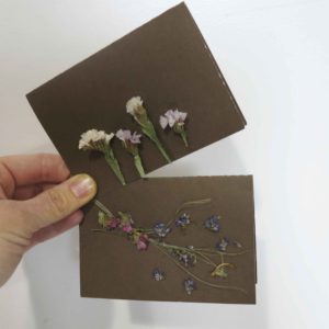 Easy DIY card using dried flowers