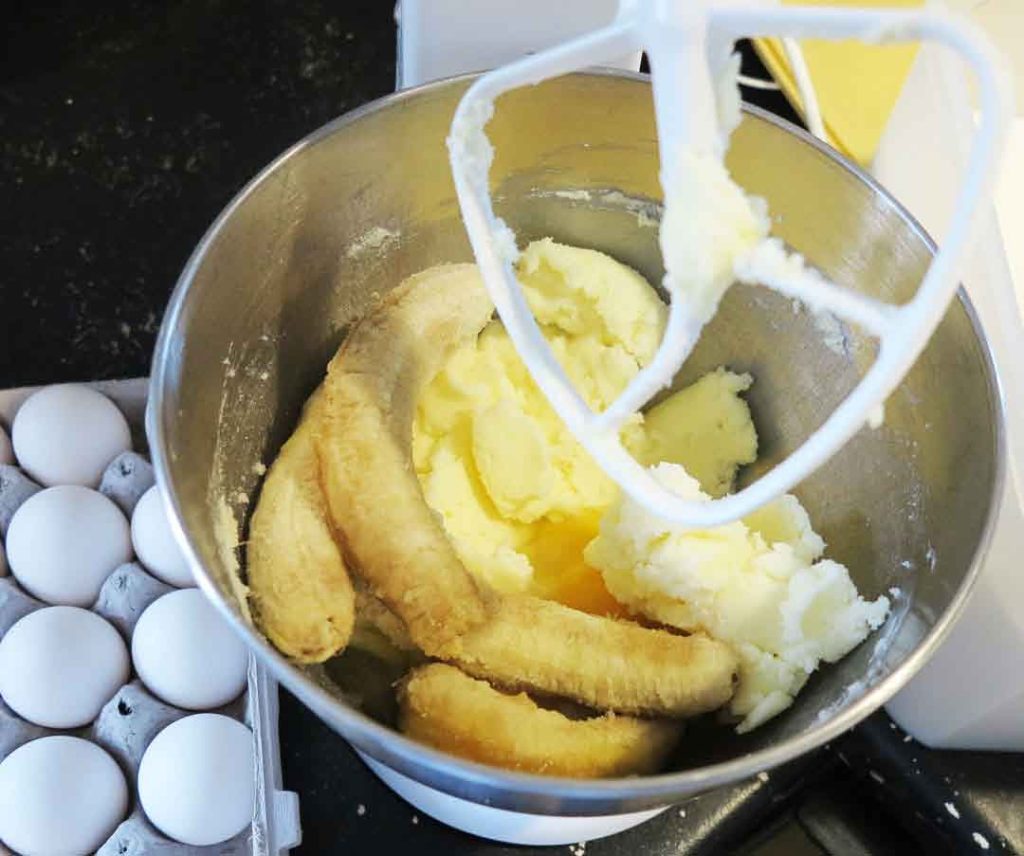 How to make banana muffins