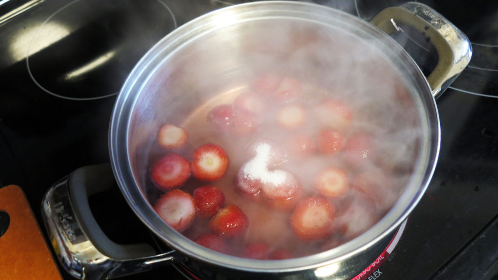 Finnish berry sauce