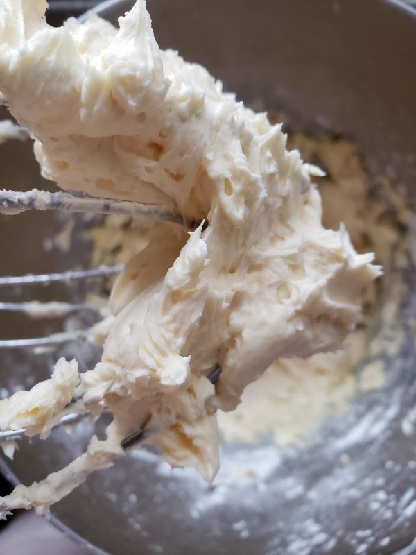 Whipped butter and sugar. Whipped eggs and sugar on a beater.